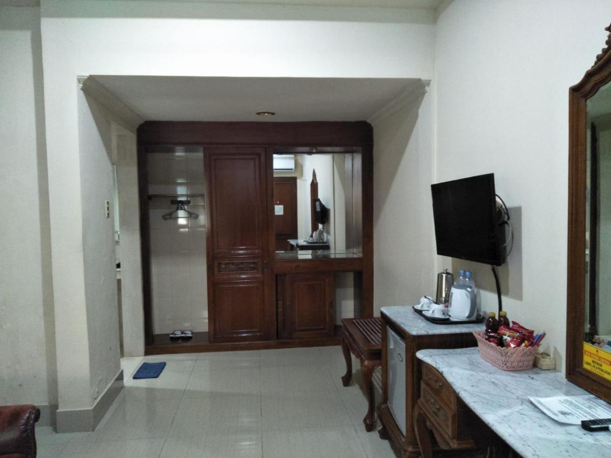 Hotel Indah Palace Yogyakarta Exterior photo