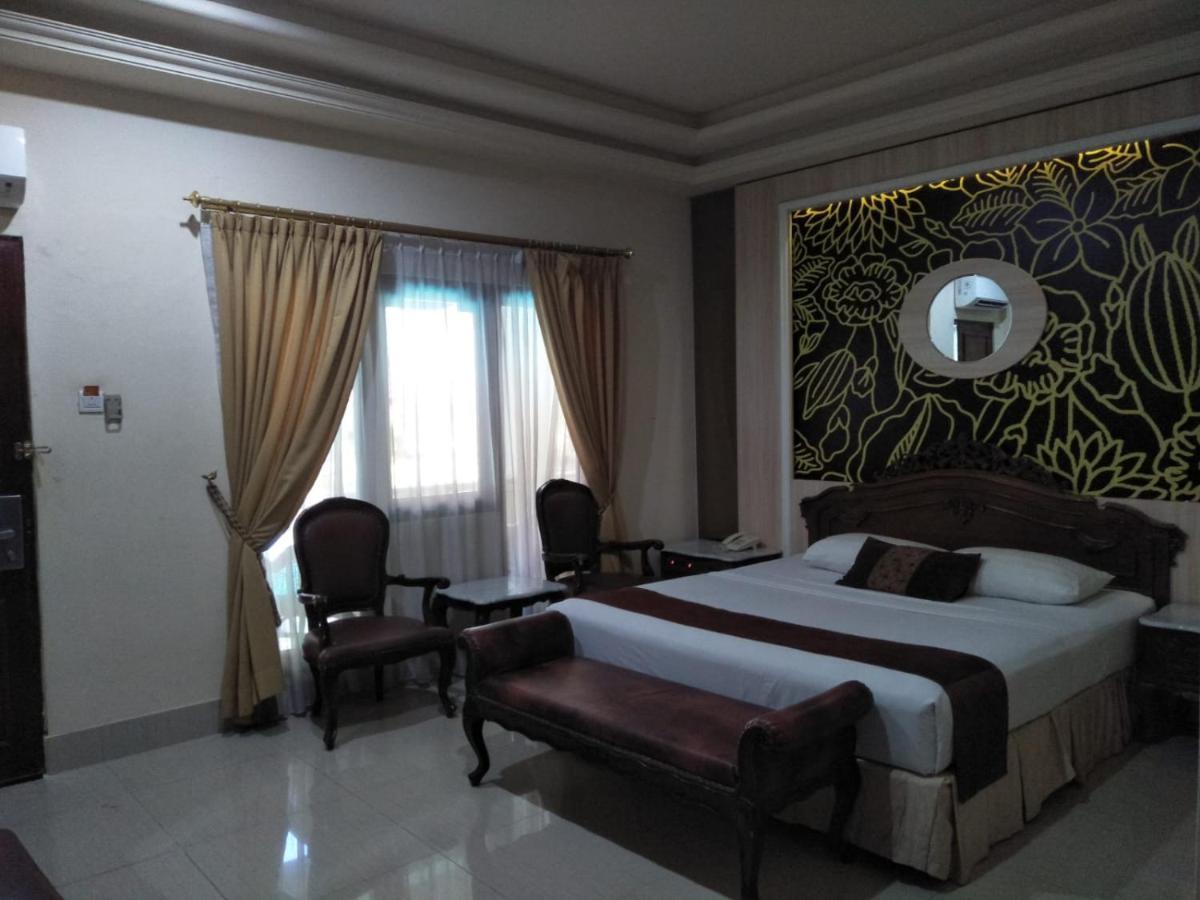 Hotel Indah Palace Yogyakarta Exterior photo