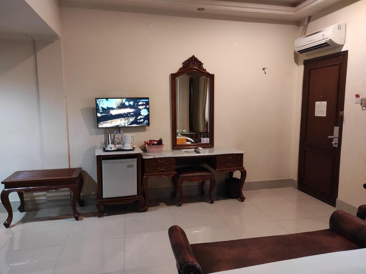 Hotel Indah Palace Yogyakarta Exterior photo