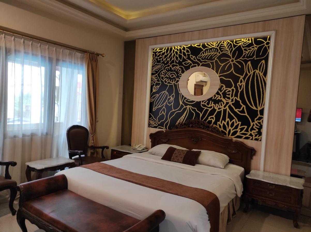 Hotel Indah Palace Yogyakarta Exterior photo