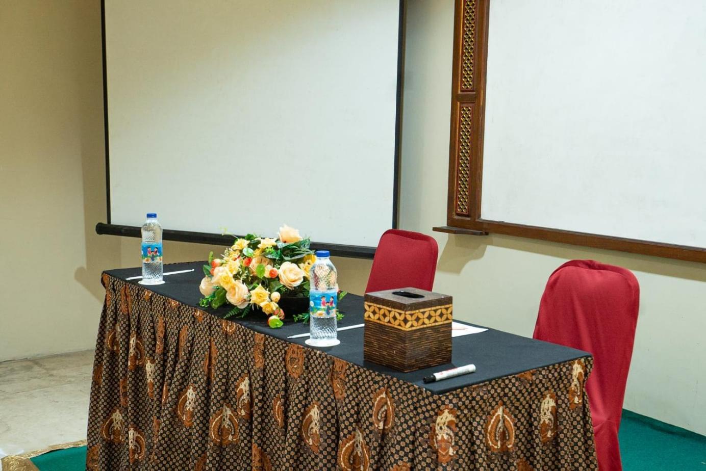 Hotel Indah Palace Yogyakarta Exterior photo