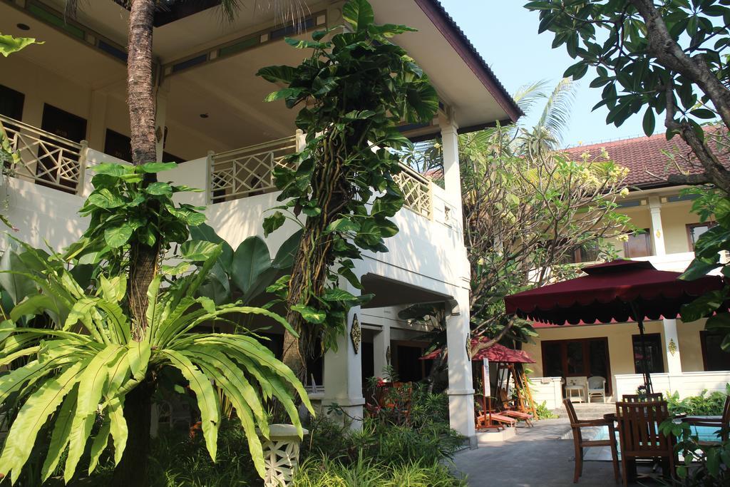 Hotel Indah Palace Yogyakarta Exterior photo