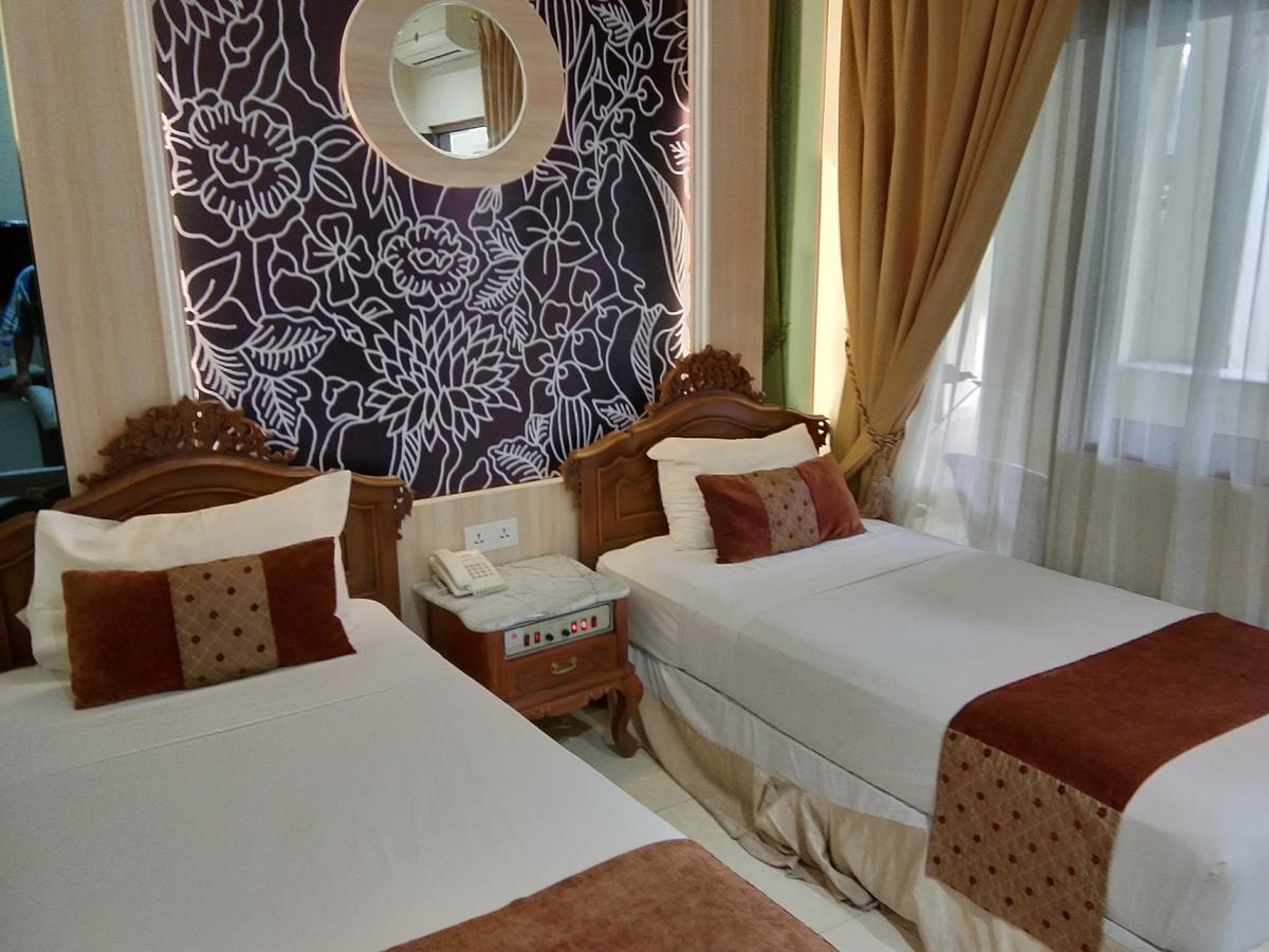 Hotel Indah Palace Yogyakarta Exterior photo