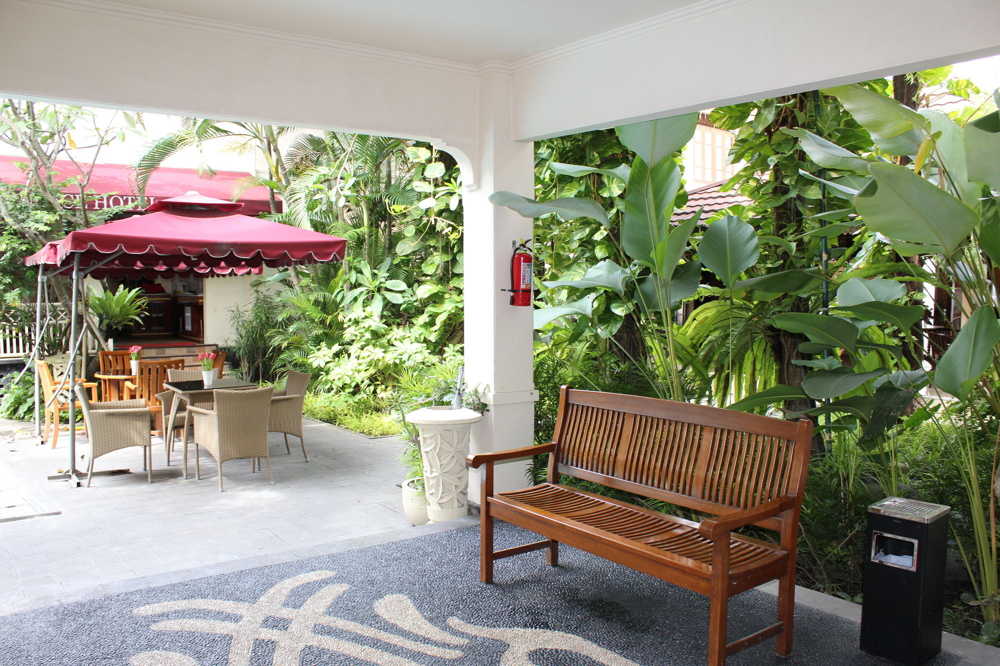 Hotel Indah Palace Yogyakarta Exterior photo